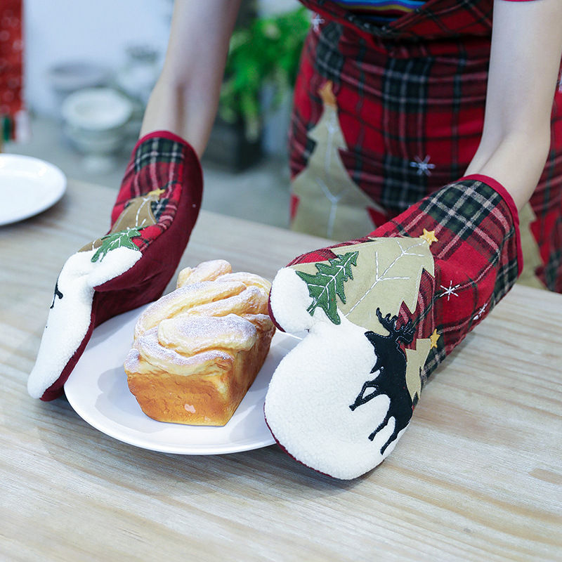 Thumbnail: Nordic Christmas Checkered Oven Mitts for Home Use