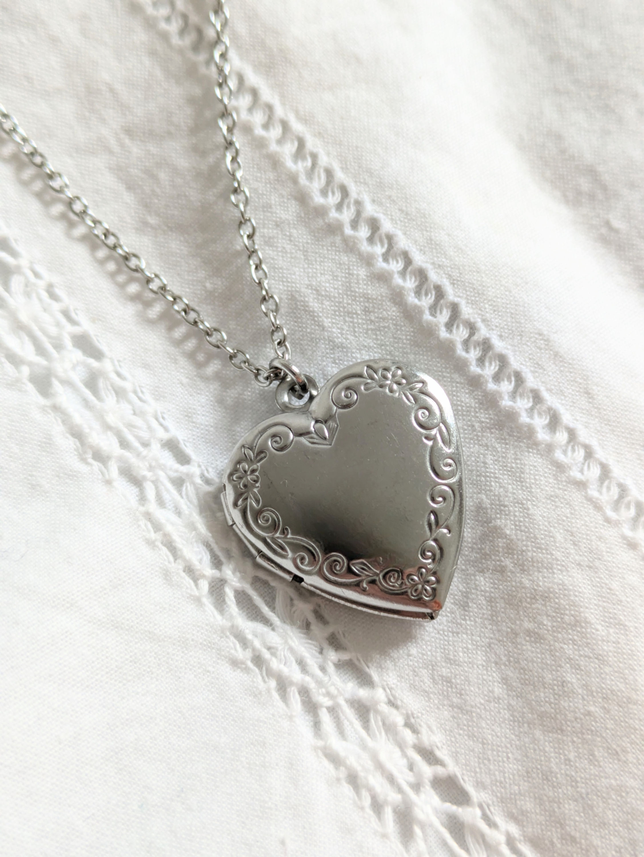 Halskette mit Herz Medaillon