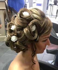 19702042_1943232115912175_744624073619715408_n