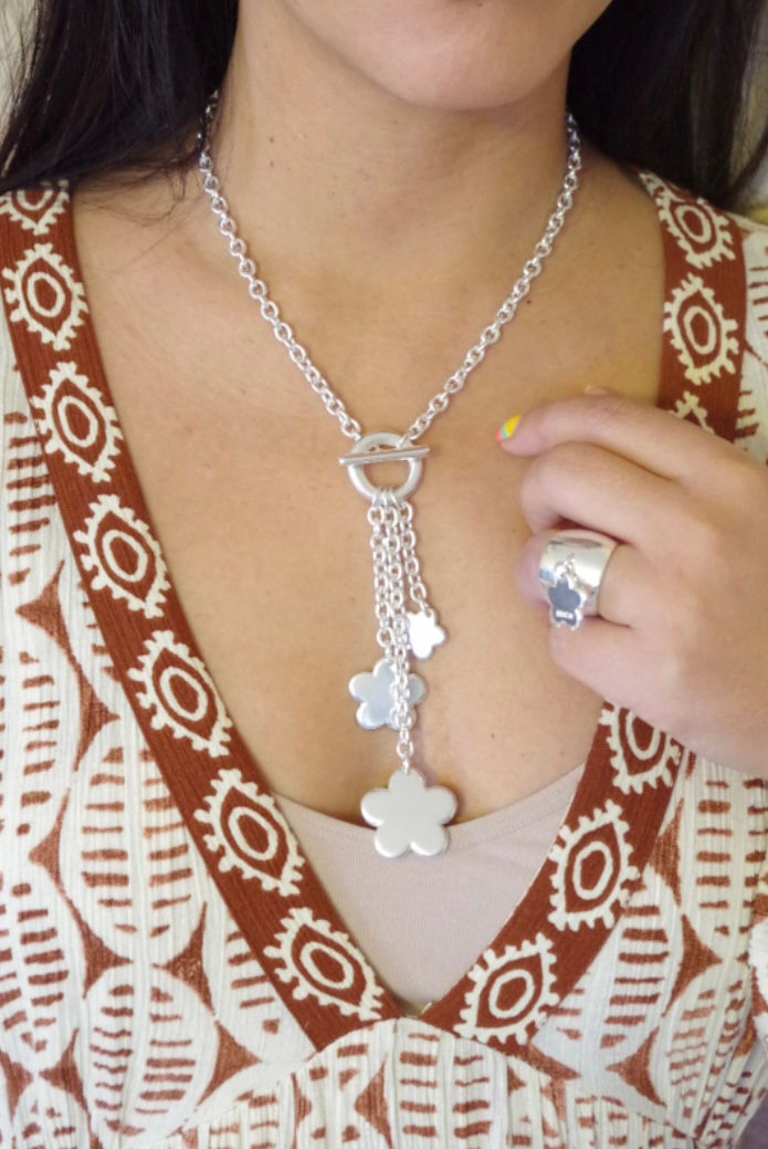 Secret de cuir by Regine collier 3 fleurs ref1427