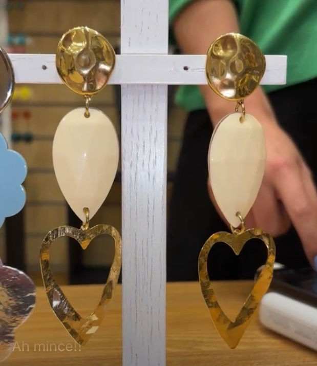 Miniature : Francine Bramli boucles d’oreille clip Cœur doré modèle unique 