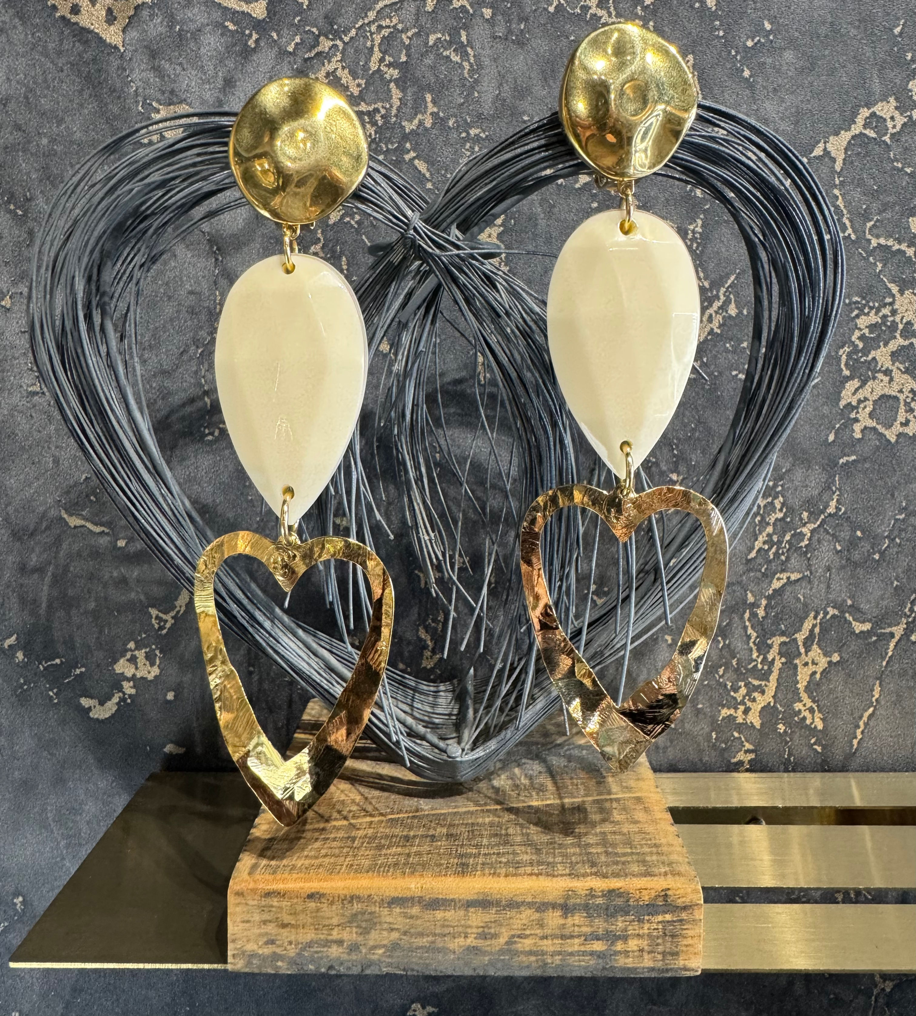 Francine Bramli boucles d’oreille clip Cœur doré modèle unique