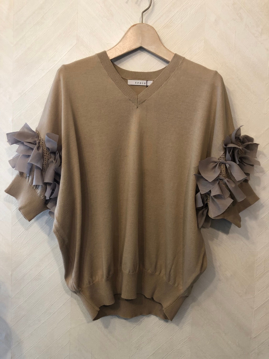 trois ribbon summer knit tops