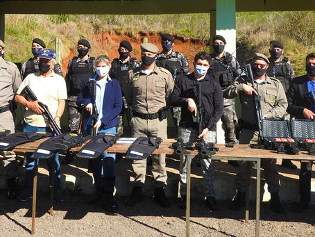 Forças de segurança do norte do RS são equipadas com doação da Rede de Farmácias São João