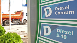 Para tentar frear a alta dos combustíveis, governo propõe que estados zerem ICMS sobre diesel e gás