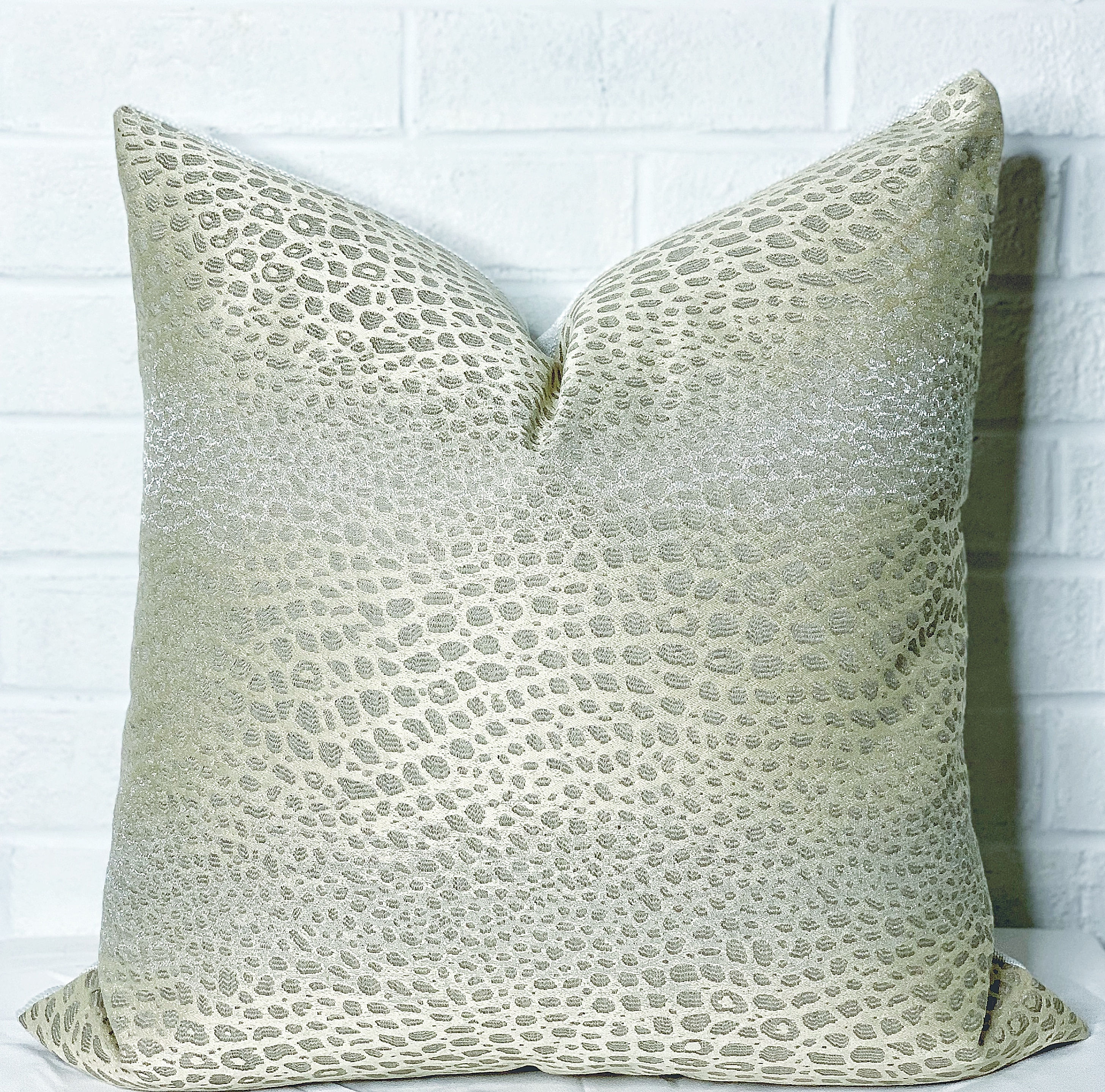 Crocodile shimmer 22x22