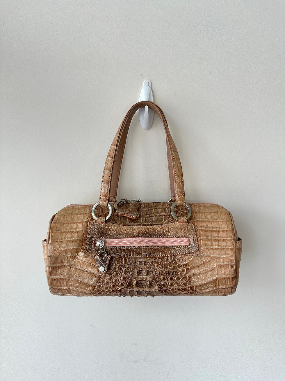 Thumbnail: Vintage Nina Raye Genuine Pink Crocodile Horn Back Barrel Hand Bag 3
