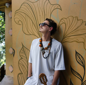 Munki Turns Wanderlust Into Something Genuinely Catchy On “Far Away”