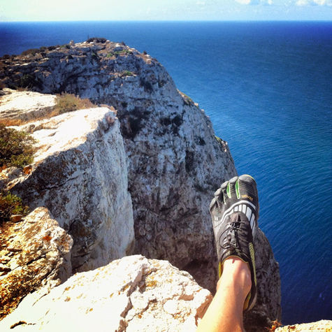 Las zapatillas de correr tradicionales y las minimalistas. Origen y diferencias