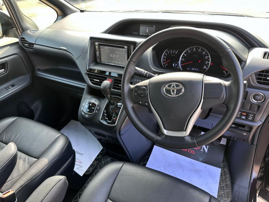 縮圖：2015 Toyota - Noah Deluxe