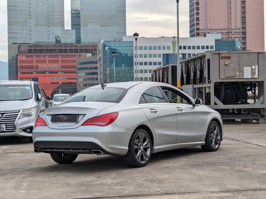 Thumbnail: 2014 Benz - CLA200