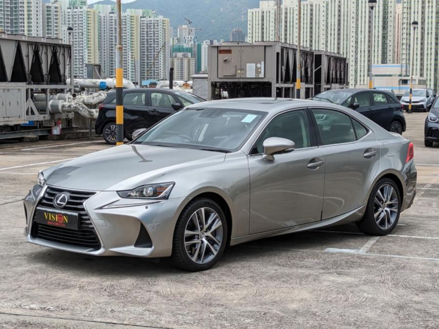 縮圖：2017 Lexus IS300