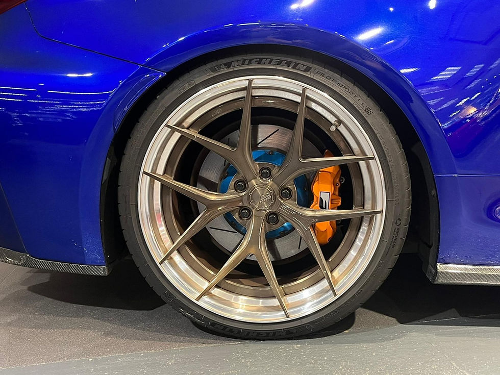 縮圖：2015 LEXUS RCF