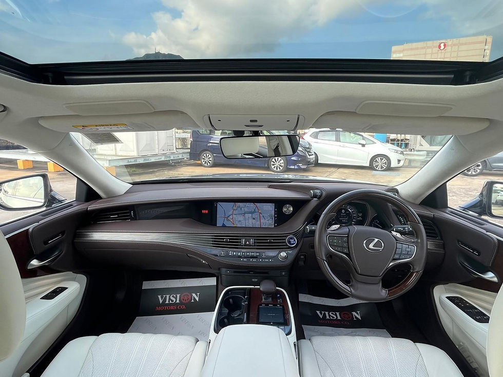 縮圖：2019 LEXUS LS500H