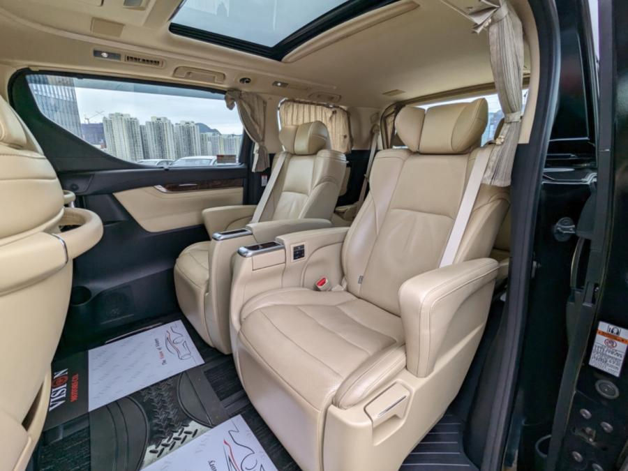 Thumbnail: 2018 TOYOTA Alphard 3.5