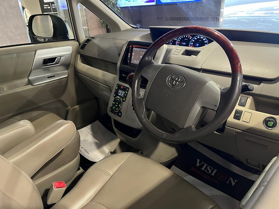 縮圖：2013 TOYOTA NOAH