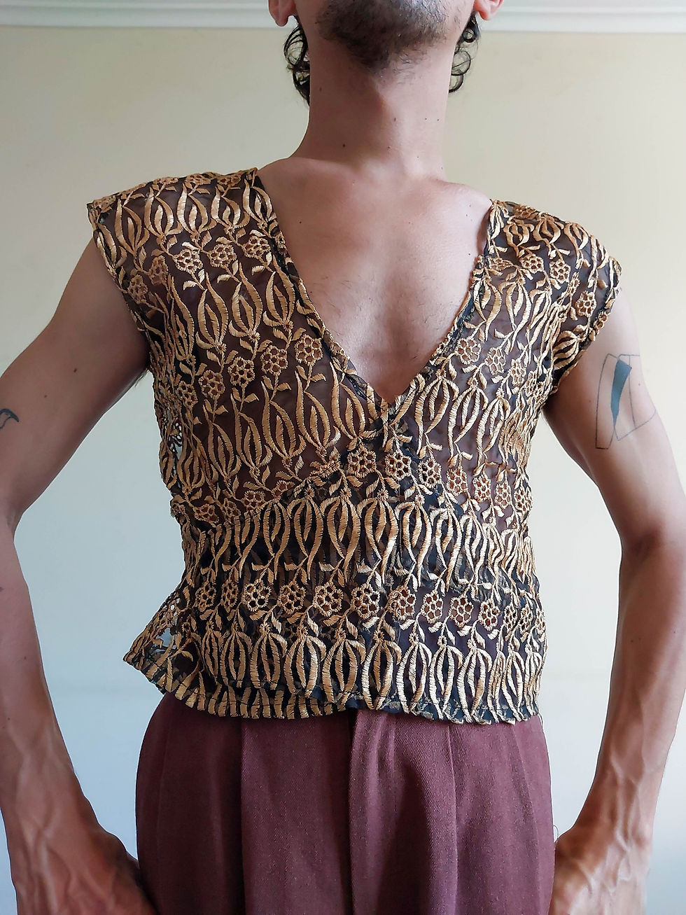 Camisa Rendas Douradas (Tam P)