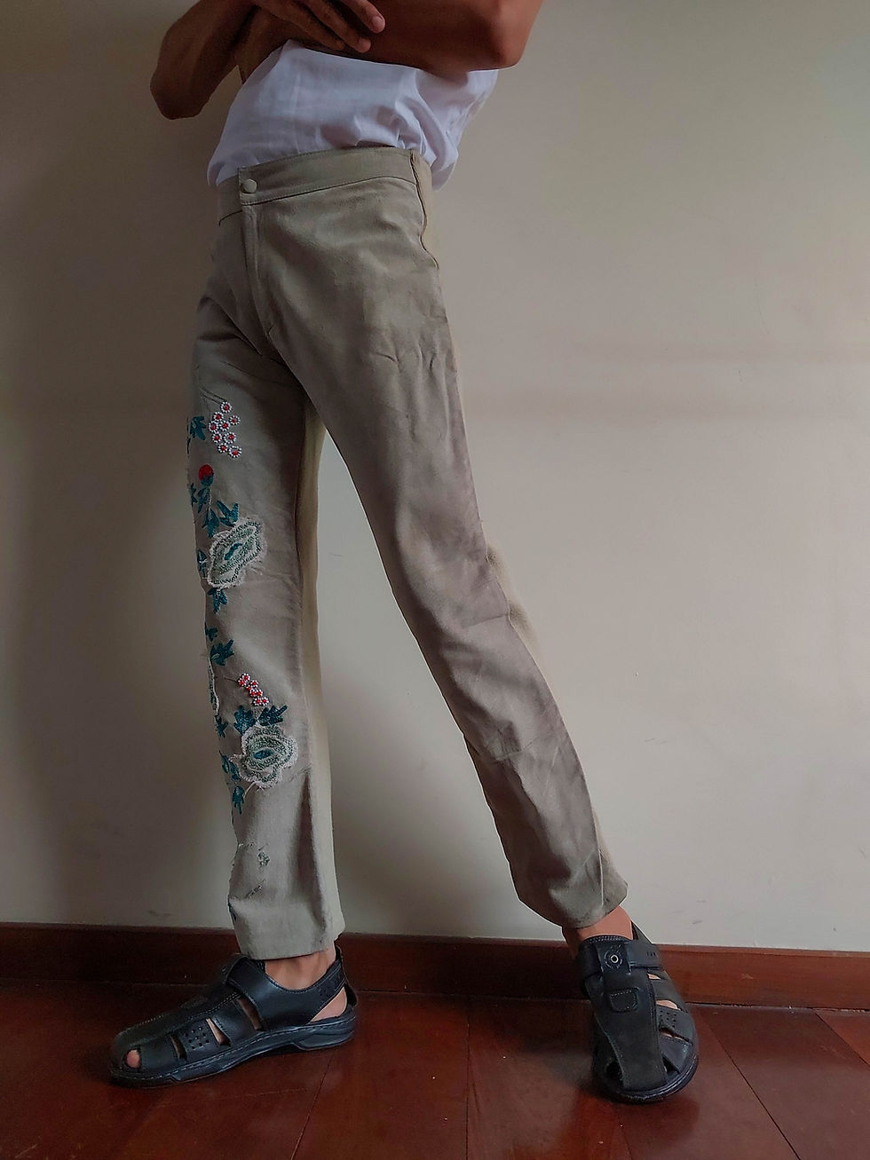 Miniatura: Calça Thamara Capelão em couro bordado à mão (tam 38-40)