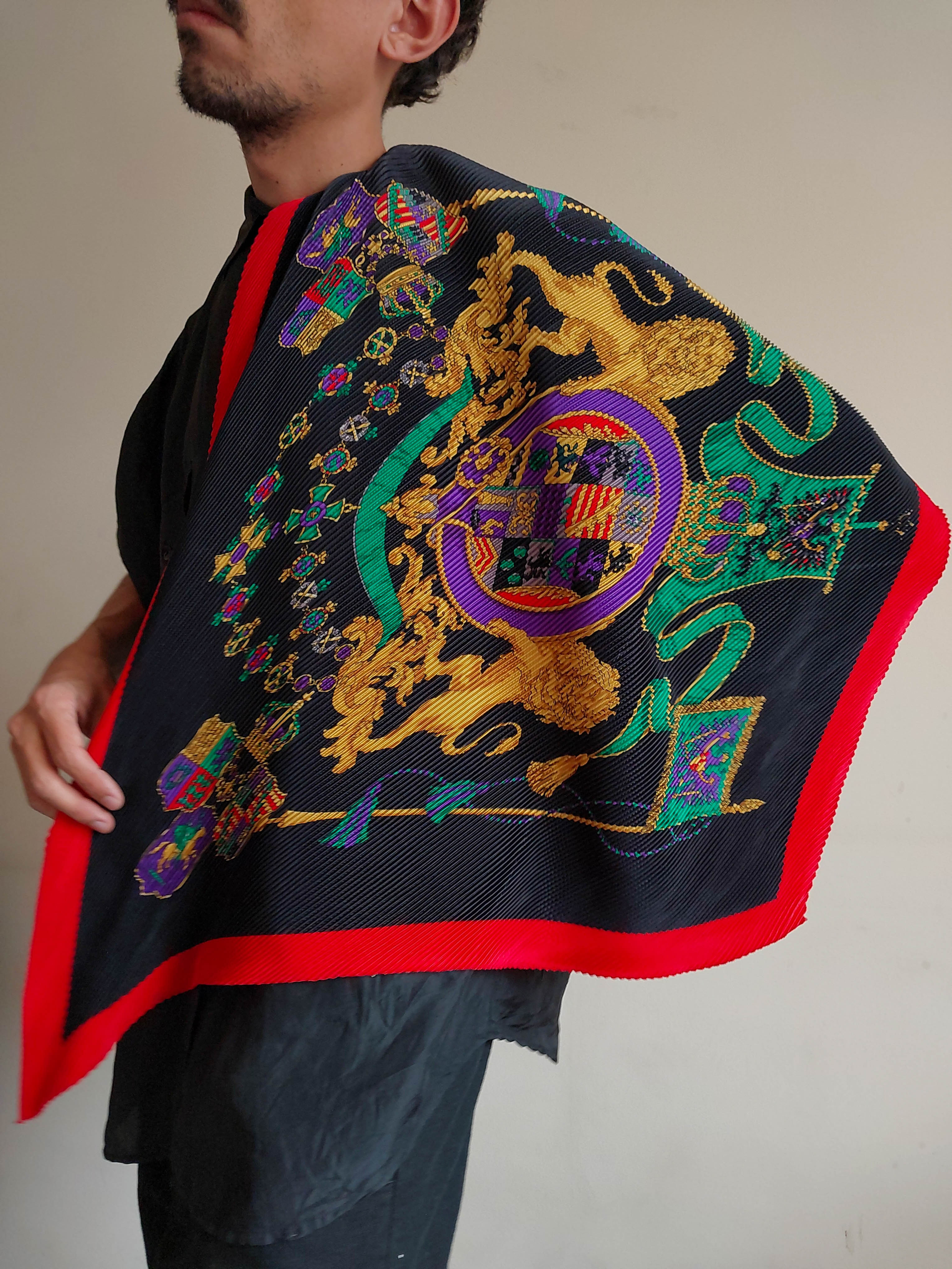 Lenço Anos 70 Plissado em prensa (raridade)