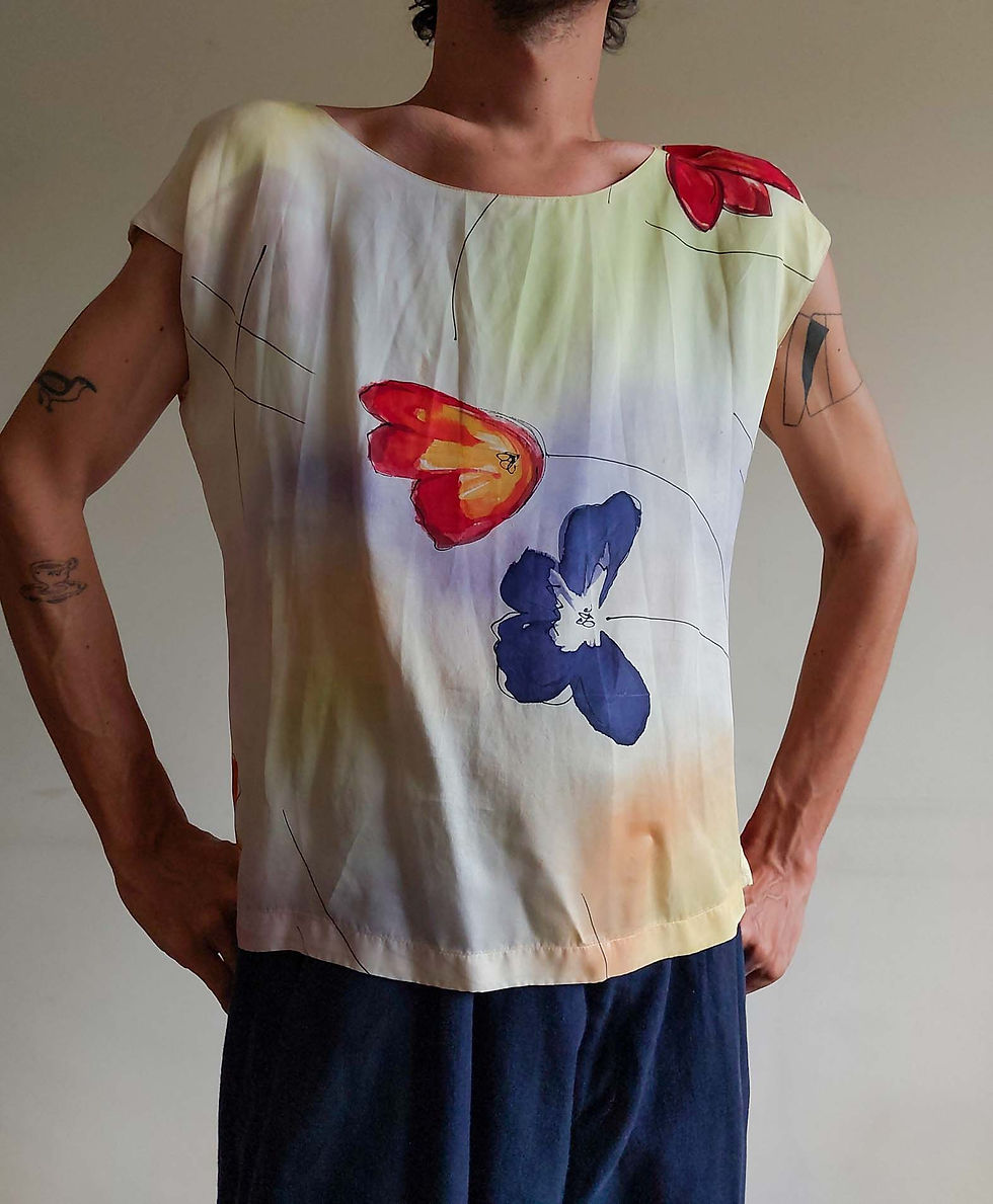Miniatura: Camiseta Florear Vintage Pintada à mão (tam M)