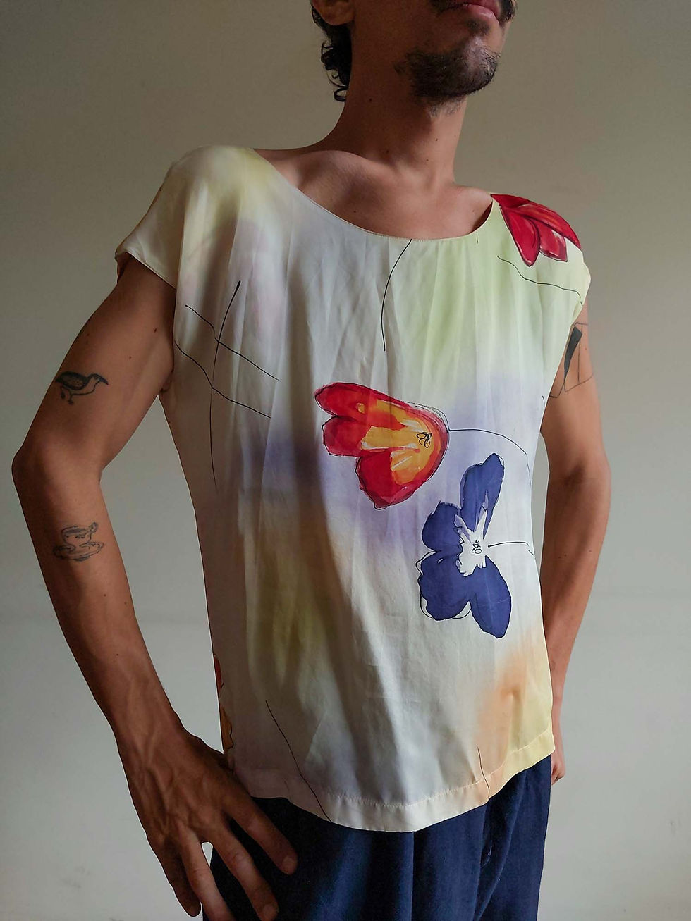Miniatura: Camiseta Florear Vintage Pintada à mão (tam M)