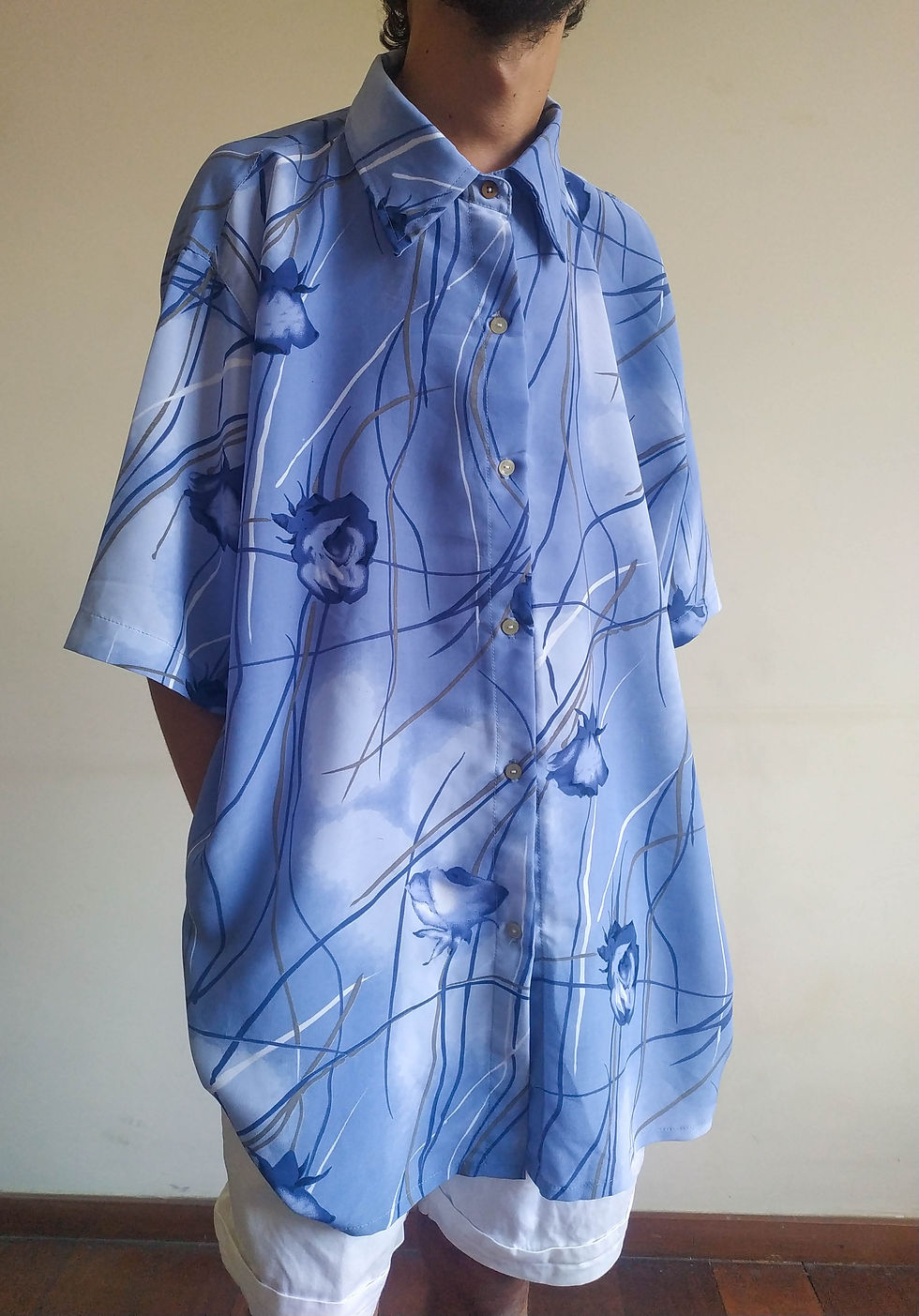 Miniatura: Camisa Anos 90 Flores Azuis (tam XGG)
