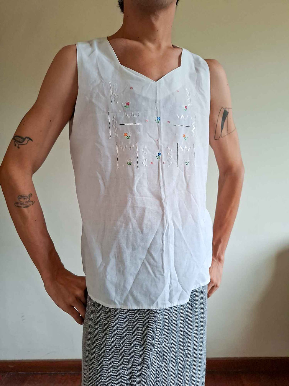Miniatura: Camiseta Vintage Bordados Flores (tam G)