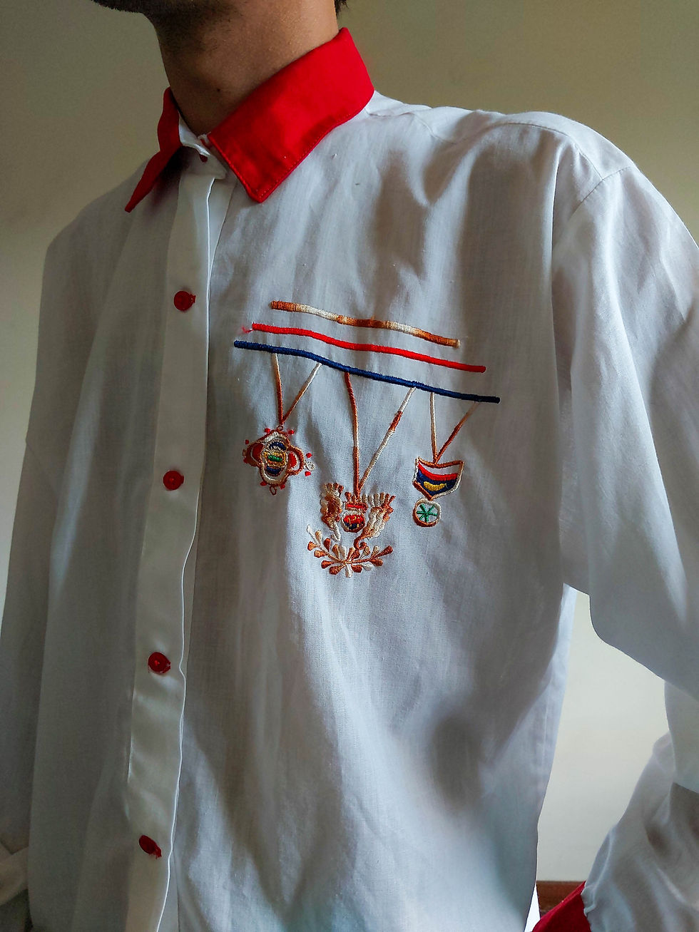 Miniatura: Camisa Vintage Medalhas em Algodão (tam M)