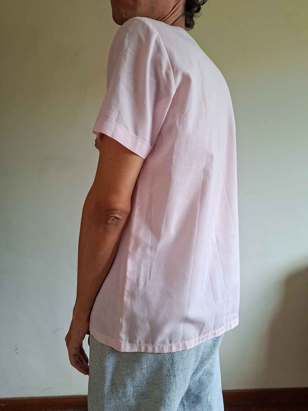 Miniatura: Camiseta Vintage com gola com crochê artesanal rosa (tam P)