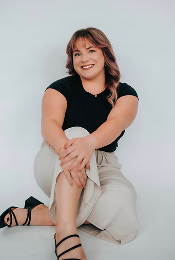 Mandolyn Mullins Headshot