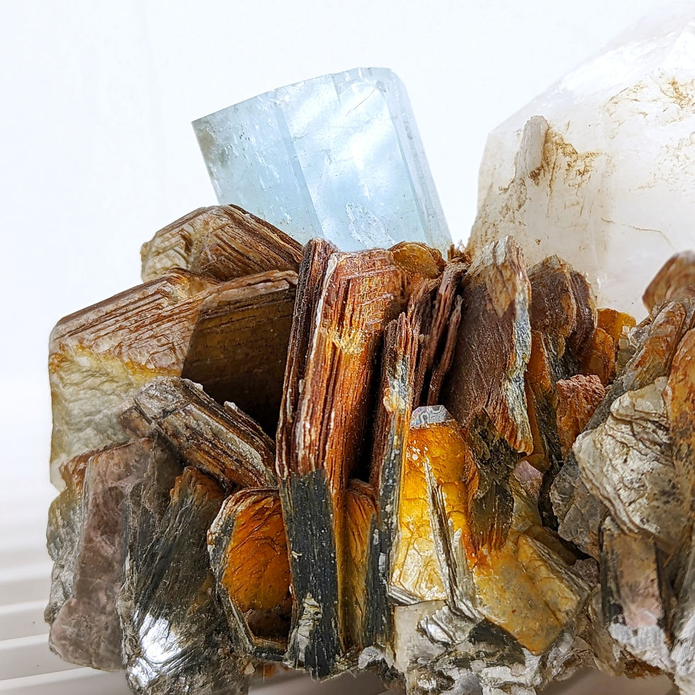 Thumbnail: Aquamarine Quartz on Muscovite