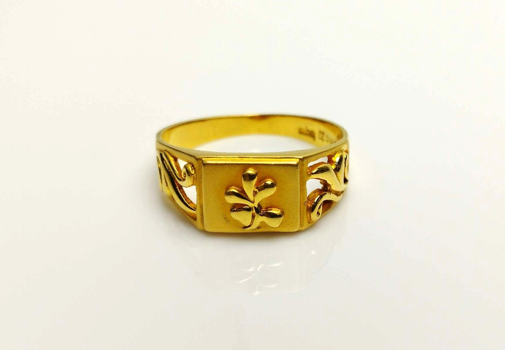 21kt Gents Gold Ring 
