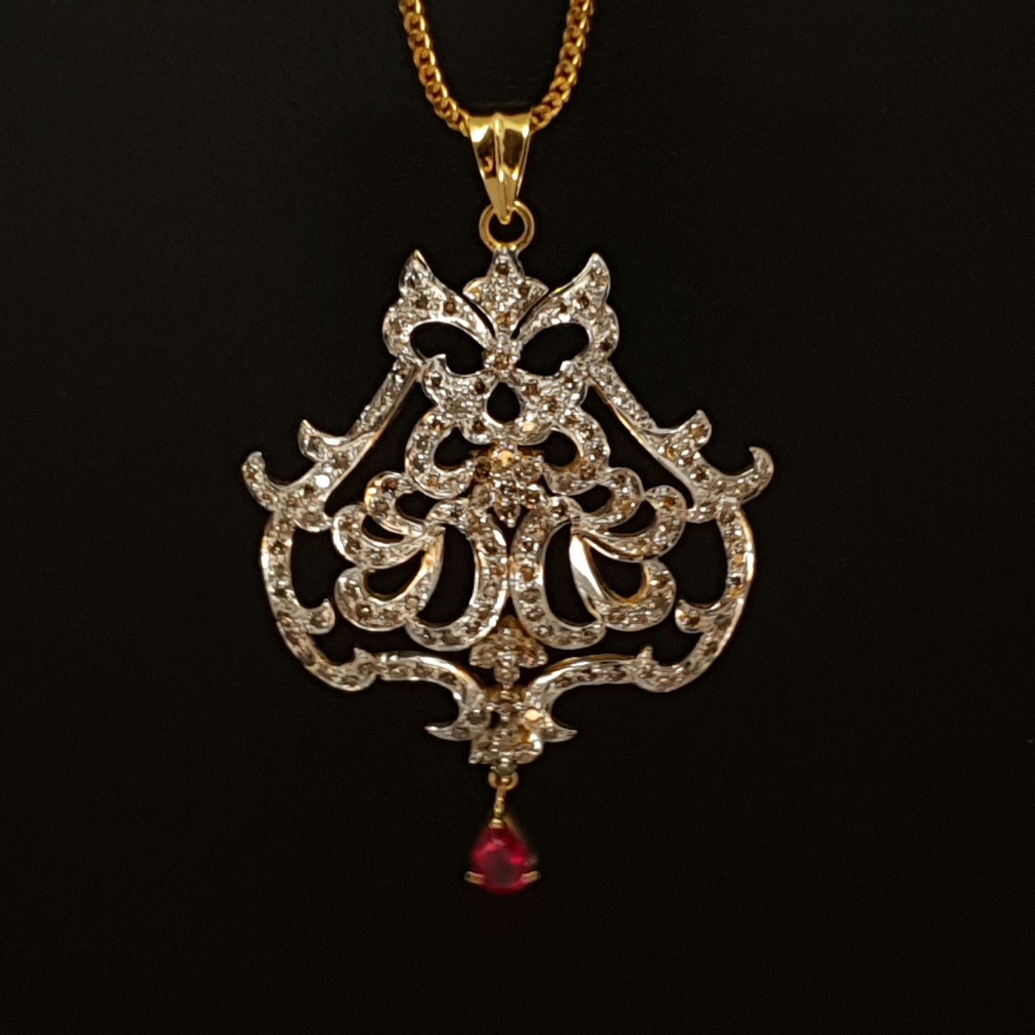 18kt Gold 2.96ct Diamond Pendant Set (3 Piece)