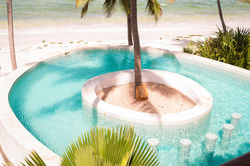 Swimming pool Asili closeup