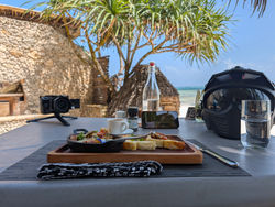 PXL_20251202_075745027.RAW-01