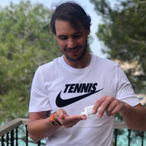 Rafa Nadal: “déjate la piel solo en lo importante nunca en el sol”