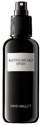 Australian Salt Spray recrea la perfecta combinación del sol, del agua de mar y de la brisa marina. Crea los rizos despeinados propios de un día de playa, aporta una fijación firme y un volumen natural. Mejora la textura del cabello sin apelmazarlo, secarlo ni dejarlo pegajosos. Un look natural, perfecto, como de un día de playa . (32€)