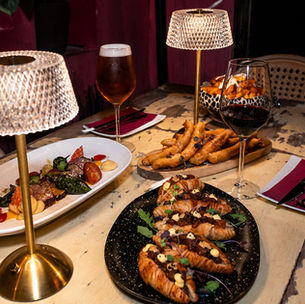 Lola 09 cumple 10 años reinventándose: más gastronomía, la misma esencia coctelera y el ambiente más canalla de Madrid