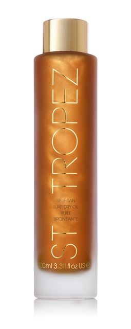 El lujo de los autobronceadores convertido en un aceite seco. Self Tan Luxe Dry Oil de St. Tropez proporciona un tono dorado y un brillo instantáneo.
