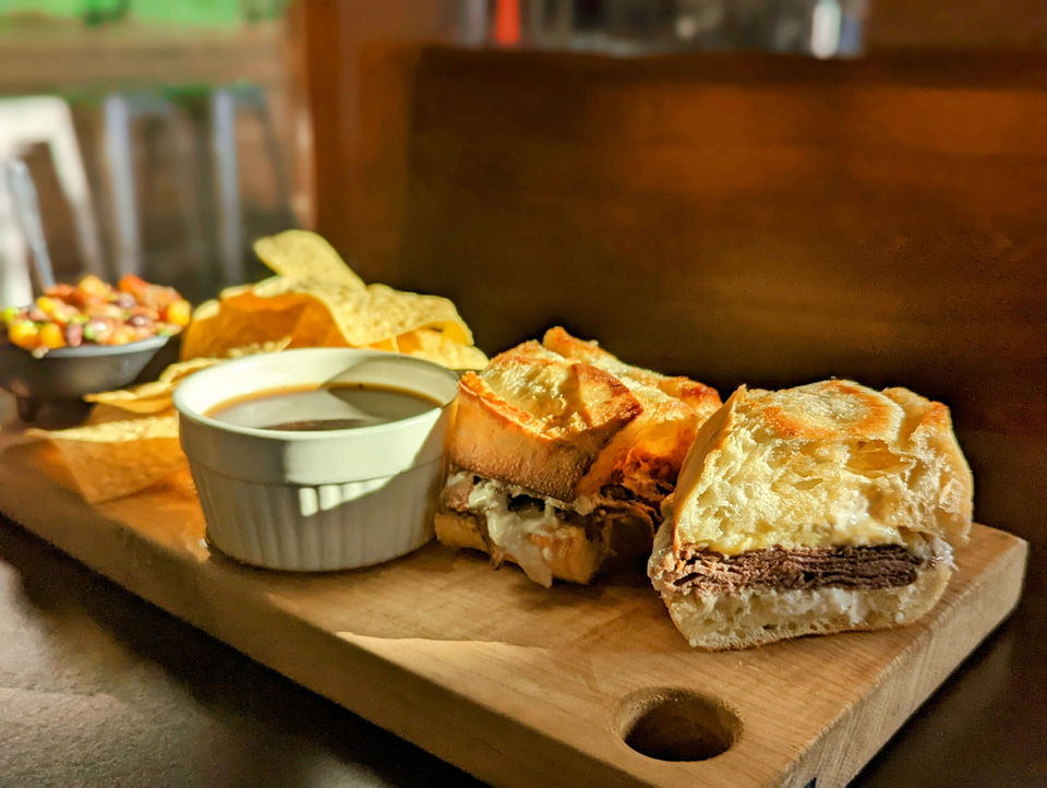 2022-11-29-BEEF DIP LANDSCAPE 5.jpg