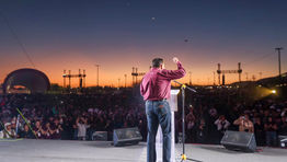 Abarrotan “Los compas de Cruz” la Plaza de la Mexicanidad, va por la candidatura a gobernador