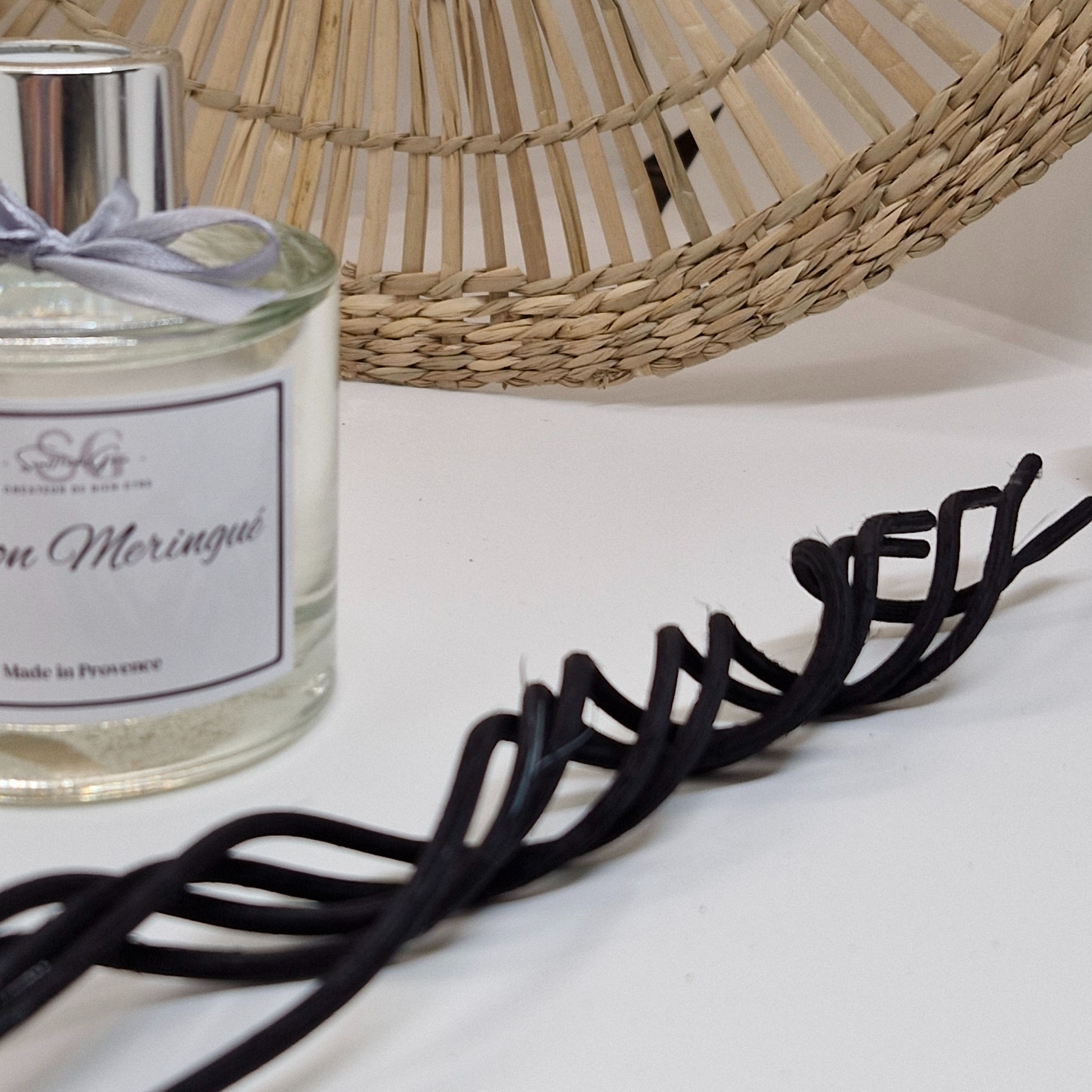 Tiges de diffusion torsadées pour diffuseur à bâtons