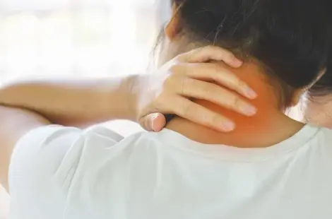 Une douleur cervicale.