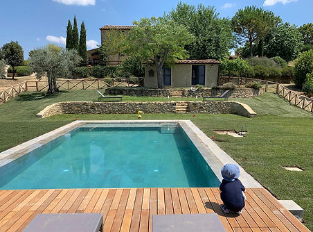 Podere Cillieri - Reflection by the mirror pool