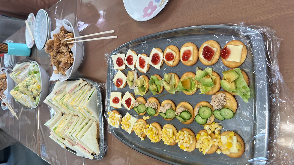 カナッペやサンドイッチなど手作りです＊