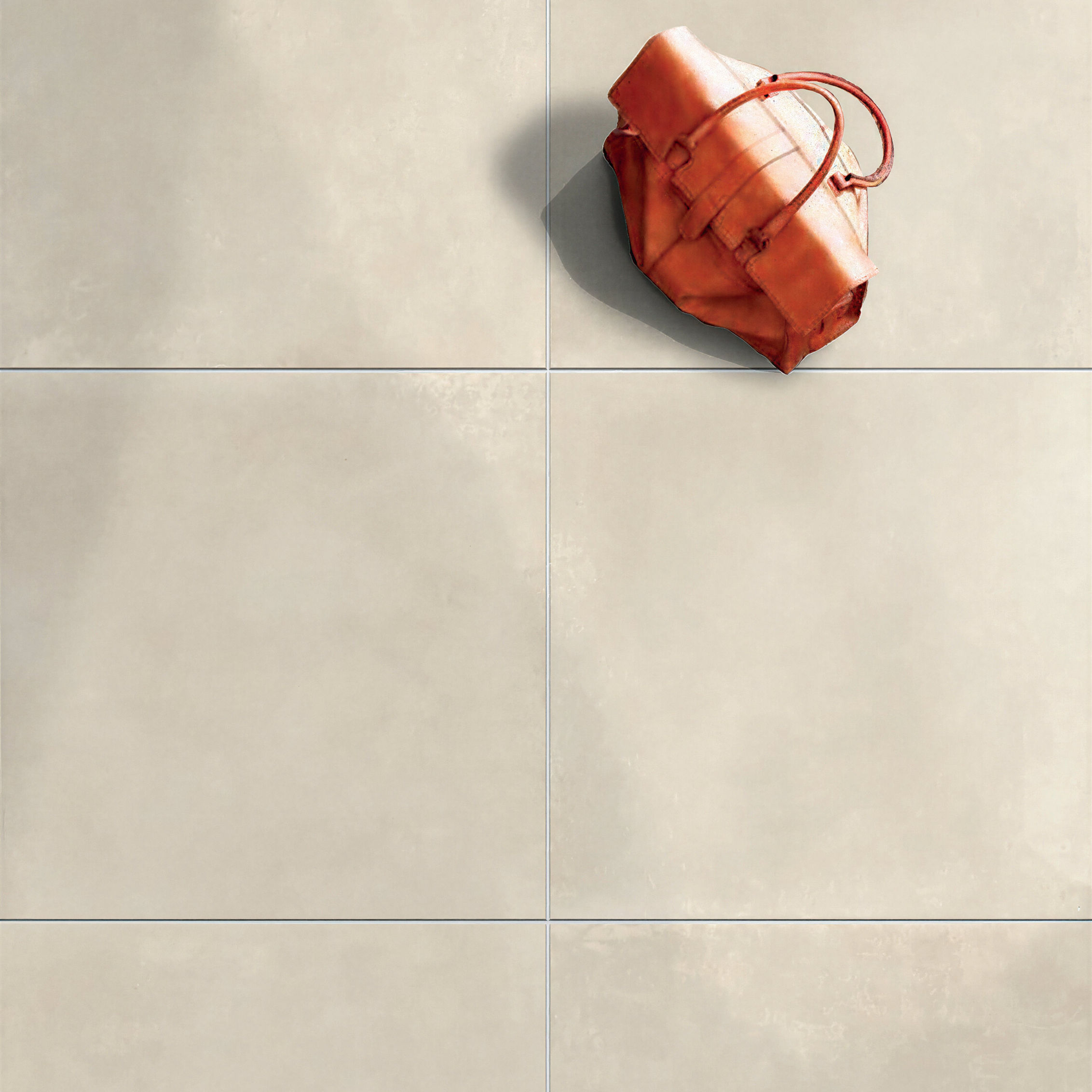 Ambientazione dall'alto piastrella in gres porcellanato spessore 2 cm, Cemento 60x60 color Beige