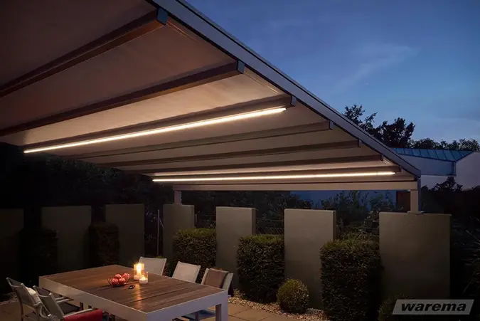 Markise mit integrierter Beleuchtung