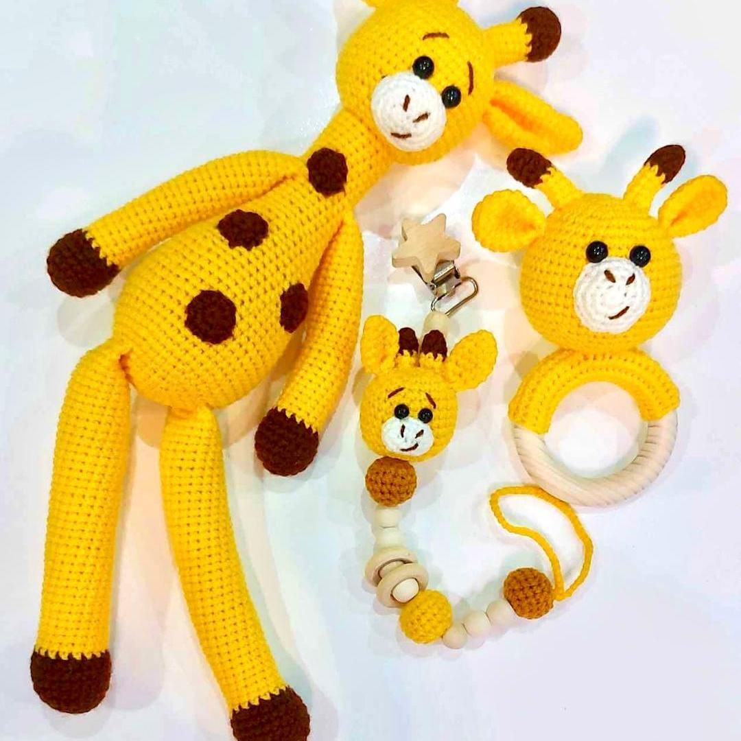 Sunny Giraffe 3-Piece Baby Gift Set