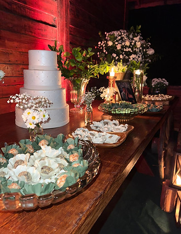 Mesa do Bolo montada para casamento, estilo Rústico, sítio Gaúcho Campeiro localizado em Mairiporã