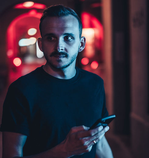Portrait Sam Web (1 of 1).jpg